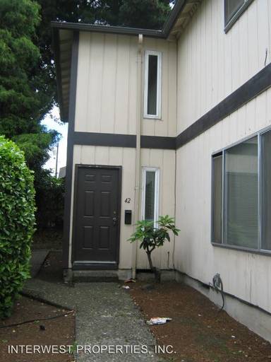 Main picture of 42 N Lombard St