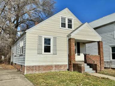Main picture of 1503 E Carpenter St
