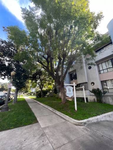 Main picture of 550 W Stocker St