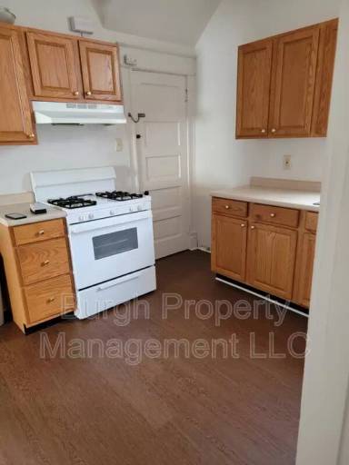 Main picture of 213 6th Ave