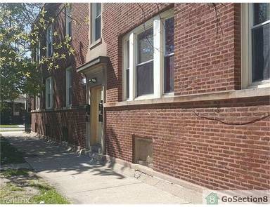 Main picture of 1504 E 74th St