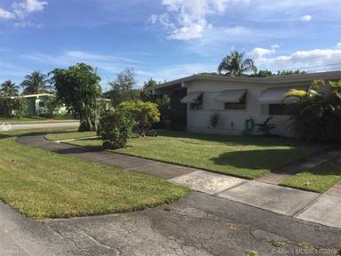 Main picture of 9400 SW 53rd St