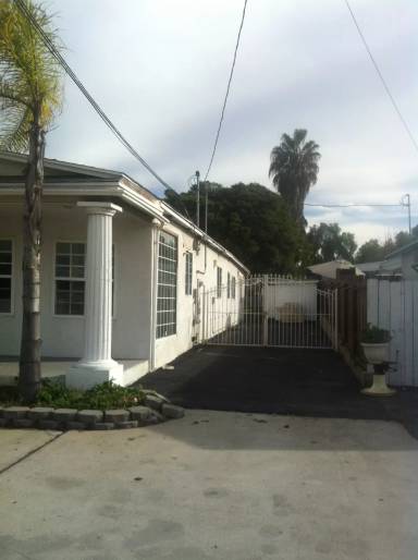 Main picture of 1624 E 18th St