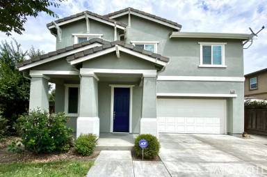 Main picture of 2767 Damask Ct