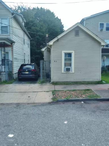 Main picture of 182 Redmond St