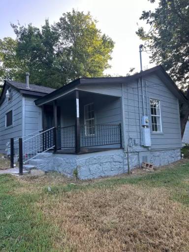 Main picture of 1609 Alma Blvd