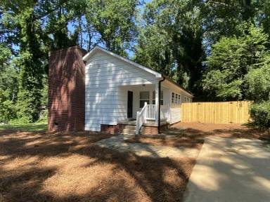 Main picture of 500 Carolyn Dr
