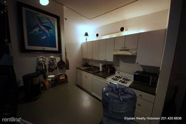 Main picture of 411 Bloomfield St