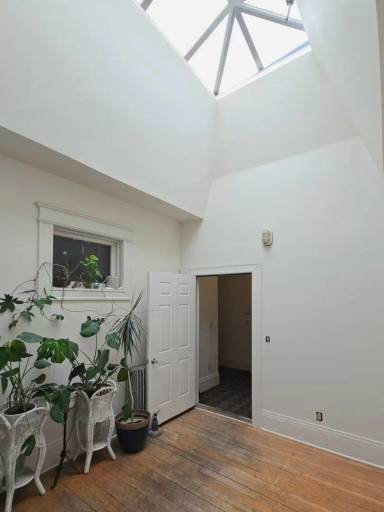Main picture of 1053 N State St
