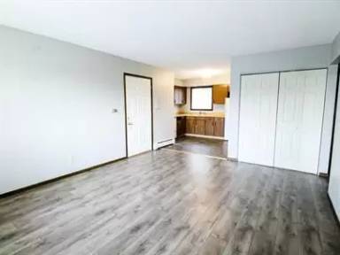 Main picture of 910 33rd Ave