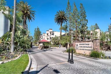 Main picture of 5565 Canoga Ave