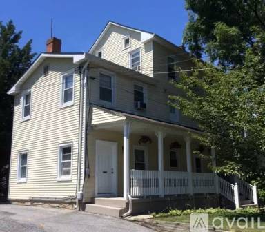 Main picture of 1424 N Main St