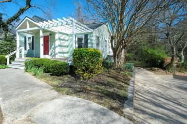 Main picture of 134 Westover Dr