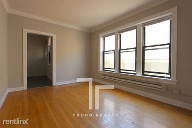 Main picture of 3933 N Janssen Ave