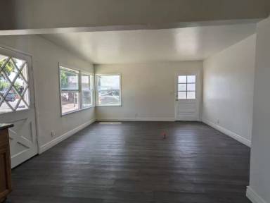 Main picture of 18325 Hart St