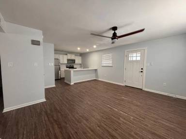 Main picture of 3724 W 4th St