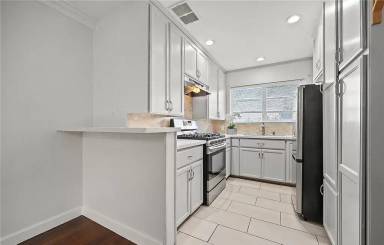 Main picture of 2105 E Ocean Blvd