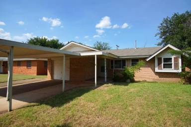 Main picture of 3309 Lazy Ln