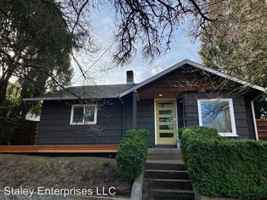 Main picture of 317 NE 32nd Ave