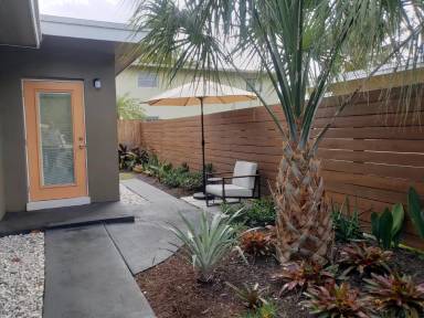 Main picture of 832 SW 29th St