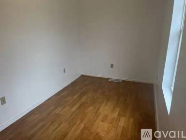 Main picture of 770 S River St