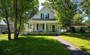Main picture of 723 N 3rd St