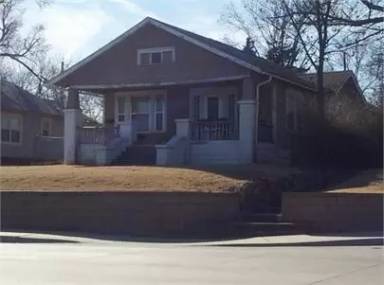 Main picture of 702 S Washington St