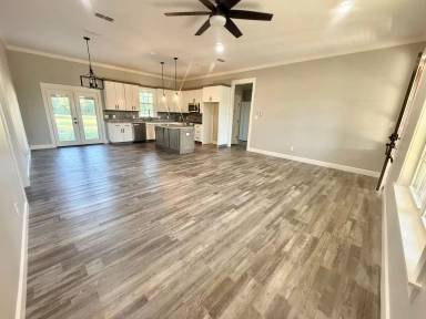 Main picture of 323 Eastdale Ln
