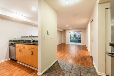 Main picture of 422 1st Ave W