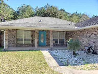 Main picture of 2149 Pine Tree Ln