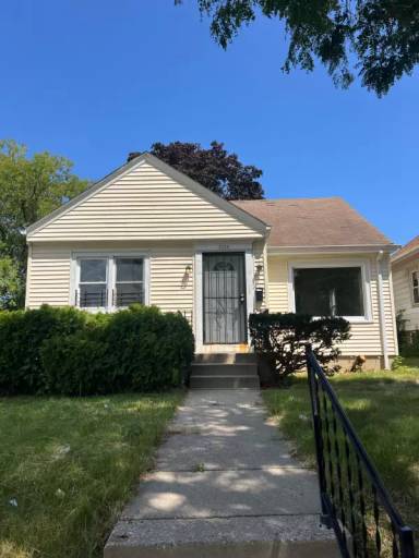 Main picture of 3334 N 42nd St