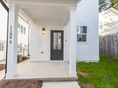 Main picture of 1106 Rand St