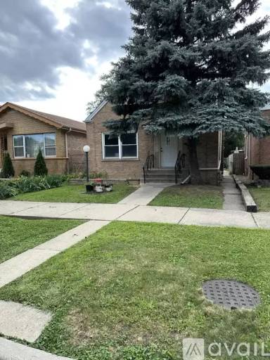 Main picture of 9816 S Forest Ave