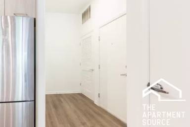 Main picture of 2550 S Wabash Ave