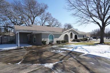 Main picture of 718 Billie Ruth Ln