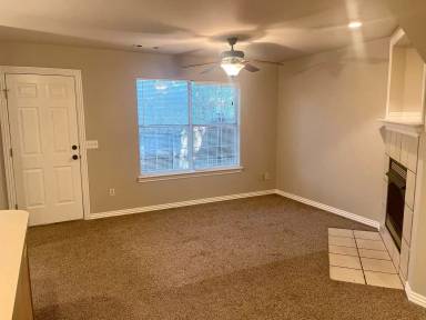 Main picture of 892 W Peachtree Dr