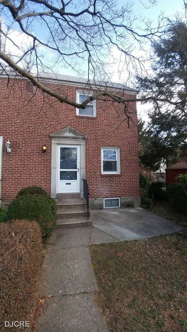 Main picture of 6611 Silverwood St