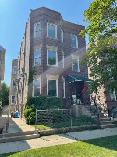 Main picture of 3928 N Mozart St