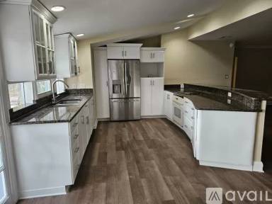 Main picture of 8602 Twin Lakes Blvd