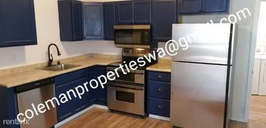 Main picture of 102 S Division St