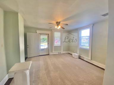 Main picture of 735 Martin St