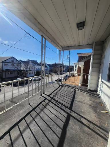 Main picture of 42 E Ludlow St