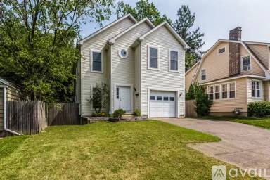 Main picture of 4 1/2 Sunset Hill Ave