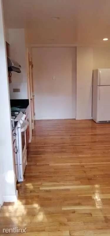 Main picture of 452 W 164th St