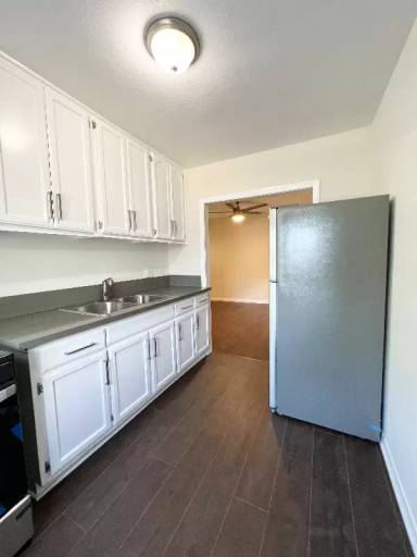 Main picture of 913 3/4 Cypress Ave