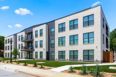 Main picture of 3216 S University Dr