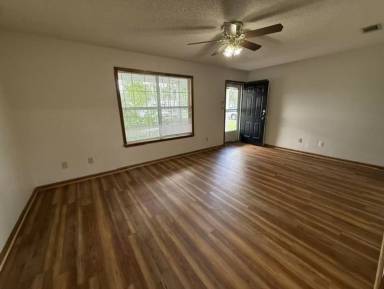 Main picture of 2308 Pineview Dr