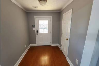 Main picture of 1798 Edinburgh St