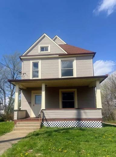 Main picture of 413 W Maple St