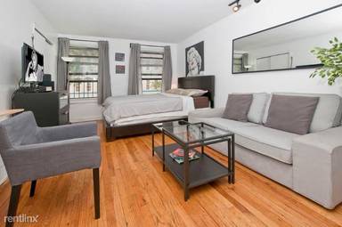 Main picture of 335 E 21st St